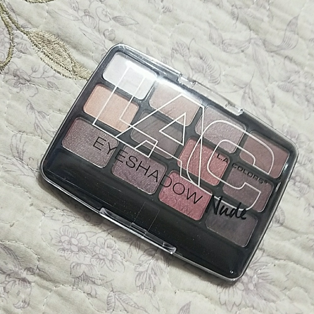 L.A.C. Nude eyeshadow palette